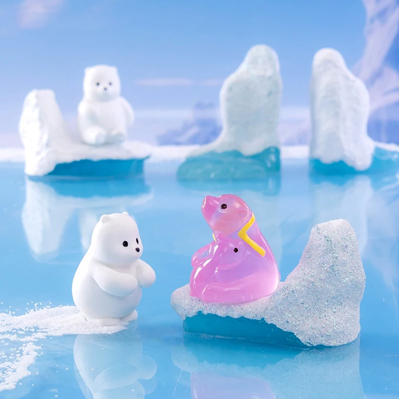 Cute Iceberg Roasting Fire Polar Bear Figurines Resin Crafts Creative DIY Micro-landscaping Mini Ornament Home Decoration Gifts