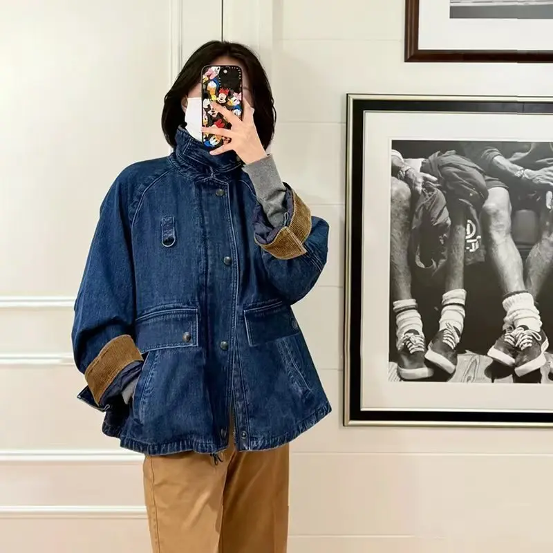 

Новая женская джинсовая куртка из вельветового цвета с лацканами в стиле ретро с открытыми плечами осенью и зимой.