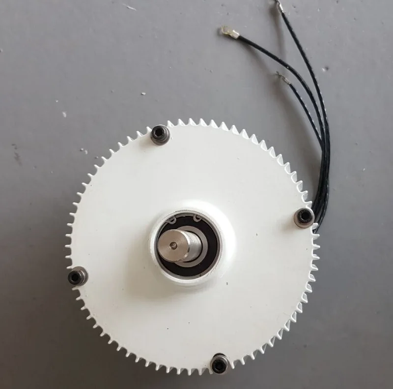 Factory Supply White Aluminum and Magnet Durable and Long Service Life Wind Vertical Generator for Wind Water Turbine