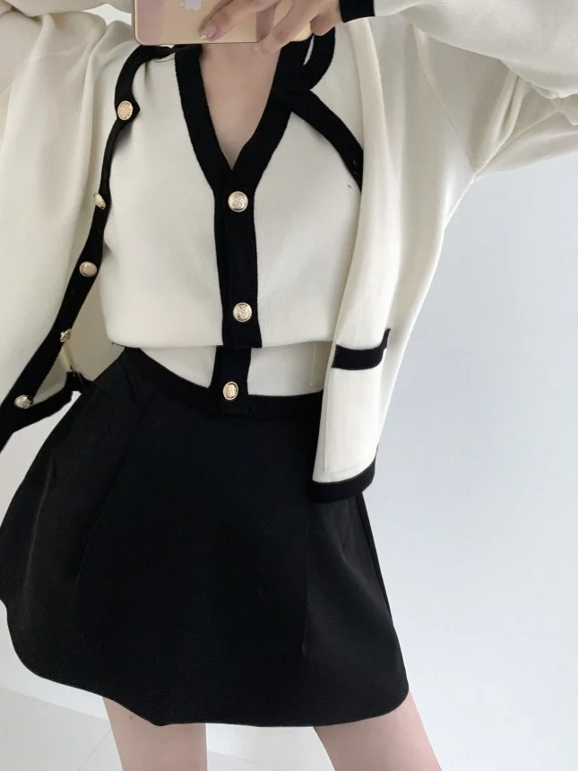 

Новый осенний женский вязаный открытый кардиган для похудения с v-образным вырезом, внутренняя майка, комплект на одной пуговице, корейский костюм из двух предметов