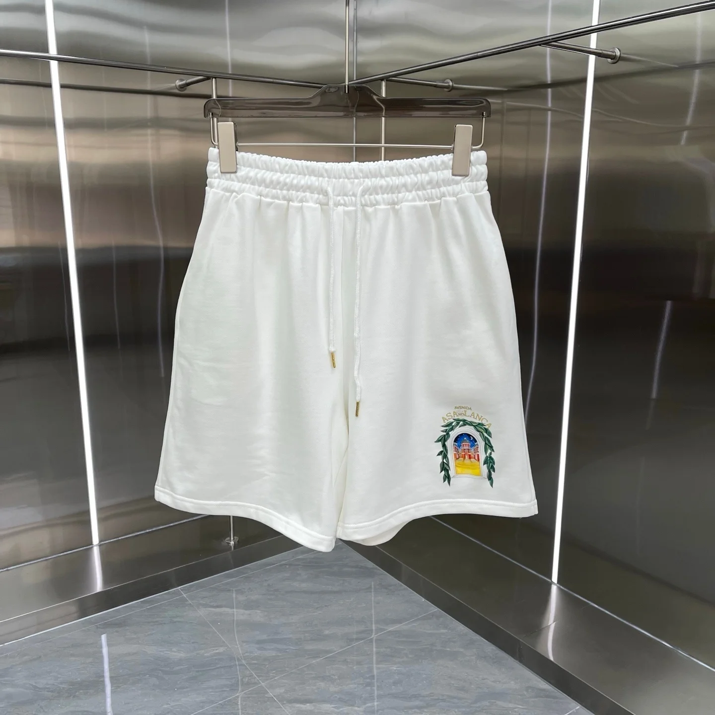 

Повседневные мужские шорты с принтом, новинка 2025 года, свободный крой, универсальные, длиной до колена, молодежные, хлопковые, летние, для повседневной носки