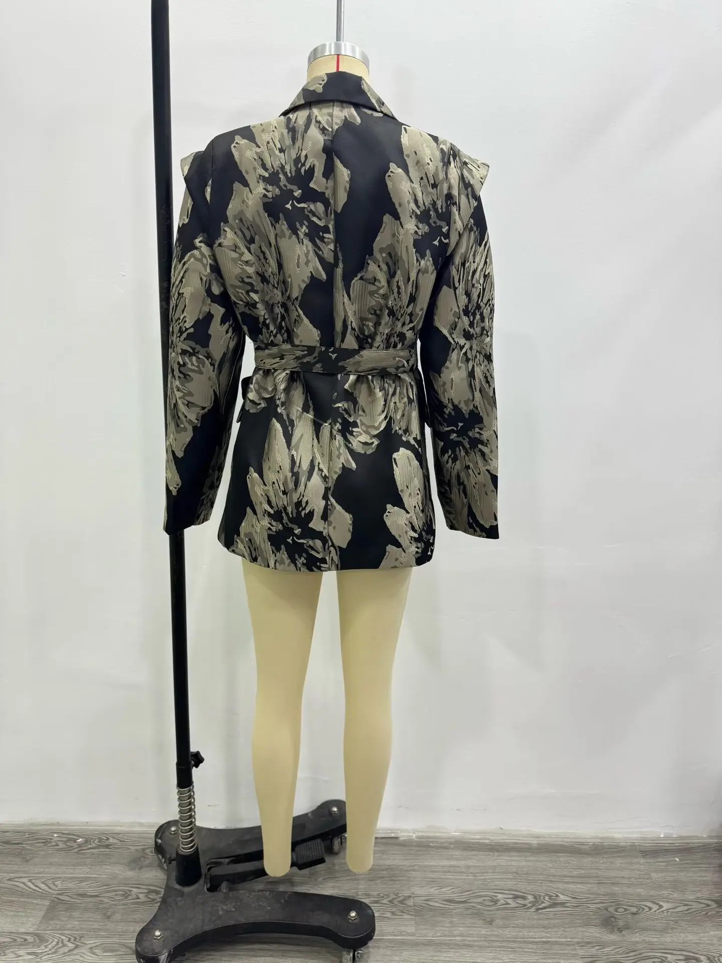 Cross-border European and American style 2026 new fashion temperament commuting texture jacquard pattern belt loose suit jacket