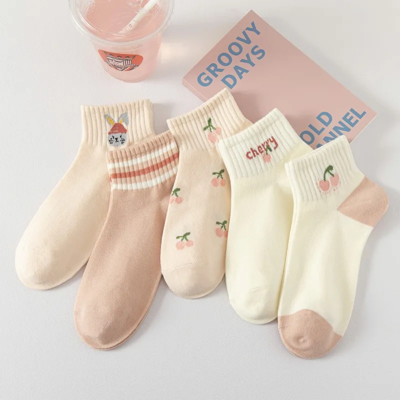 

5 Pairs Cute School Women's Ankle Socks with Print Autumn kawai Cozy Low Cut Socks Adults Casual Cartoon Grip Socks for Girls