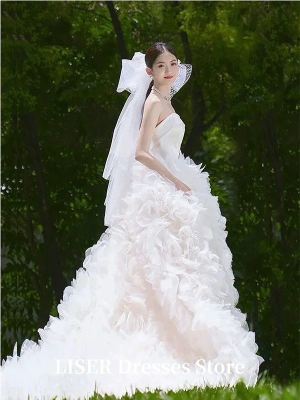 Liser Strapless A-Line Tiered Korea Wedding Dresses Flowers Silk Tulle Elegant Bridal Gowns Customized 웨딩드레스 Photo Shoot