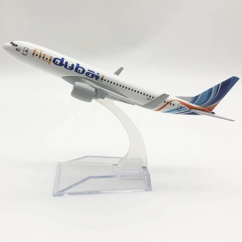 طائرات مصغرة 1/400 مقياس سبيكة نموذج 16 سنتيمتر B737 يطير دبي الخطوط الجوية محاكاة الطائرة مع قاعدة زخرفة عشاق الطيران