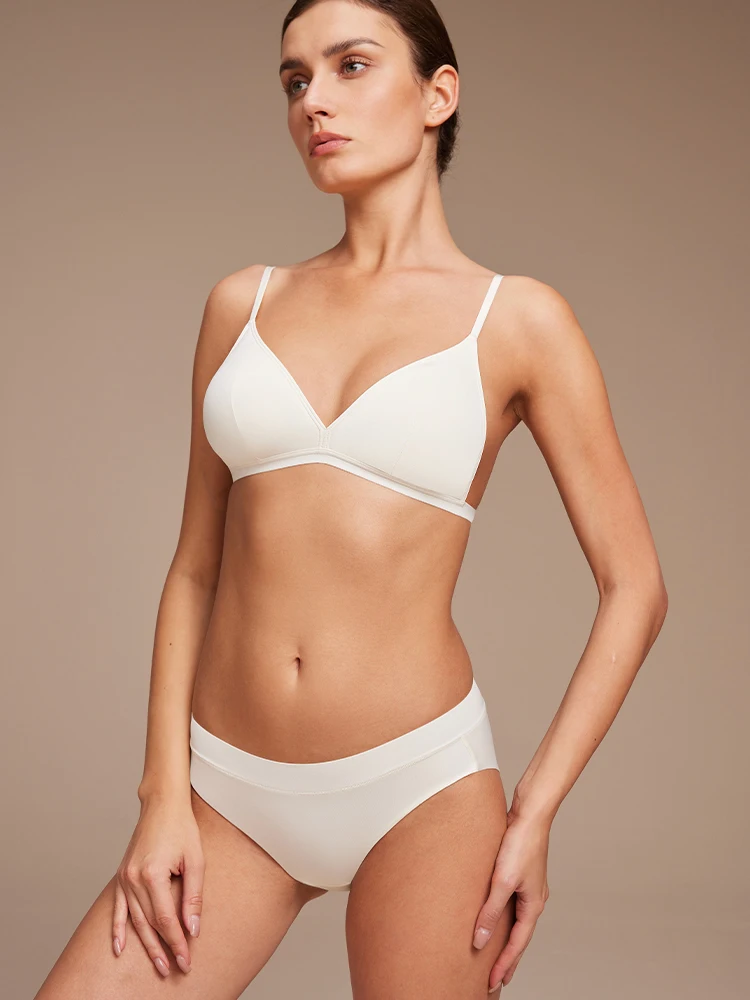 Sexy Backless U-Neck Bra Women's Seamless Gathered Beautiful Back Strapless Vest Thin Strap Underwear Breathable Sponge Pad