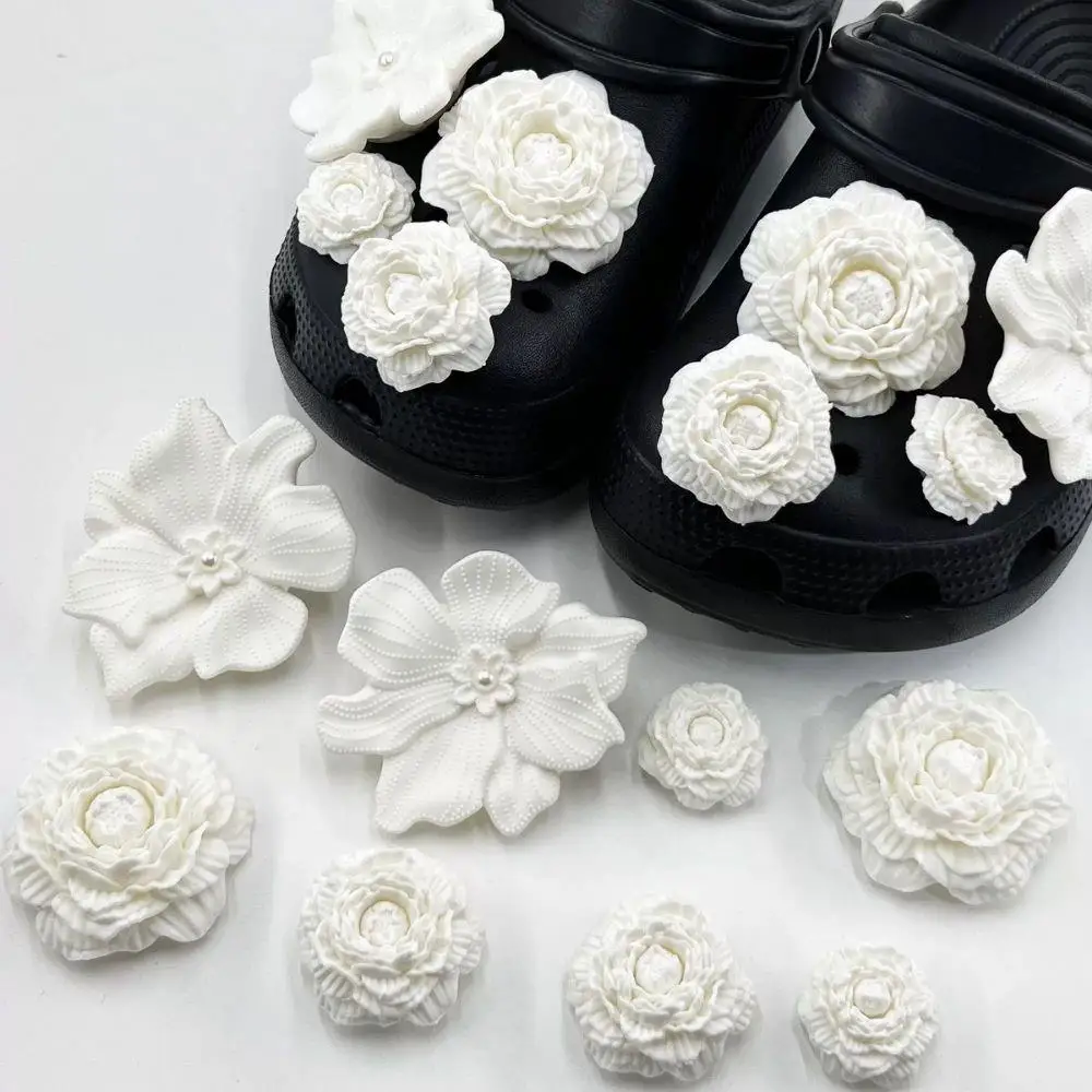 

2025 Fashion Shoe Charms Set Accessories Hole Shoe Buckle DIY Bouquet Bone White 3D Flower Shoes Decorations Jewelry Girls Gifts