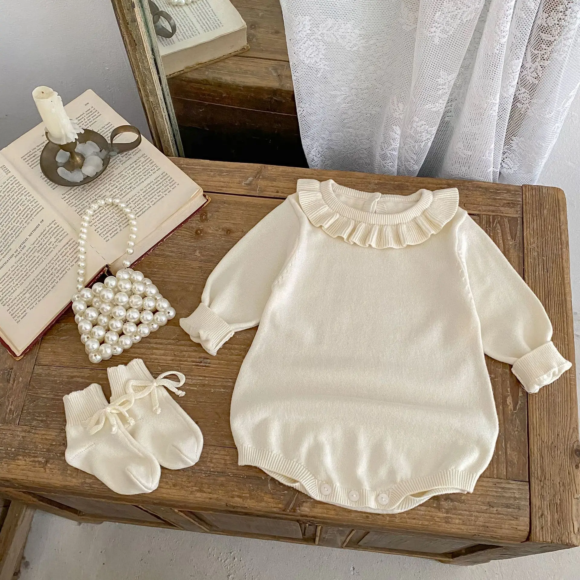 

‌2025 Autumn Baby Girl Knitted Romper Set Korean Style Lace Collar Long Sleeve Top & Socks Outfit for Newborn 0-24 Months