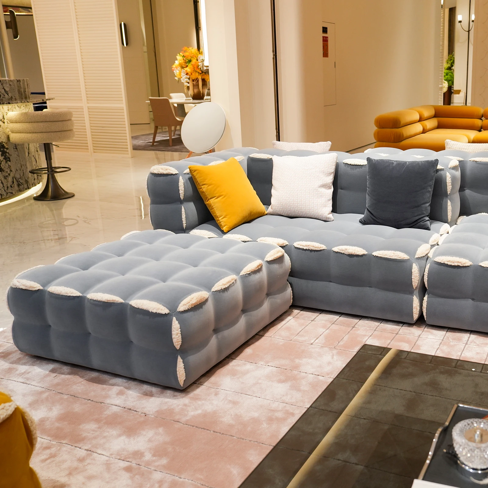 #Light Luxury Living Room Furniture Modular Sectional Sofa Set Velvet Fabric High Density Sponge Couch Sofa for Apartment Villa