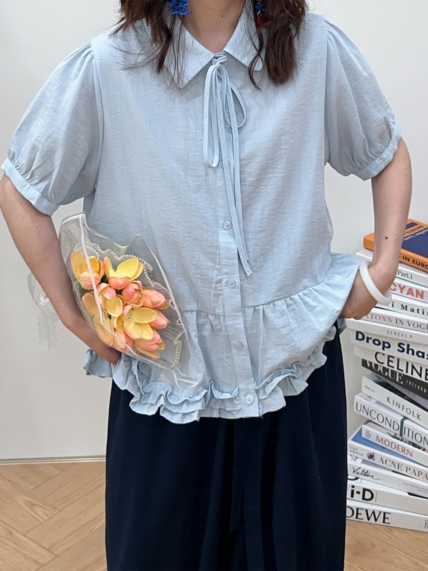 

Молодежная рубашка в студенческом стиле с рюшами под дерево, коротким рукавом, отложным воротником, свободного кроя, женский кардиган