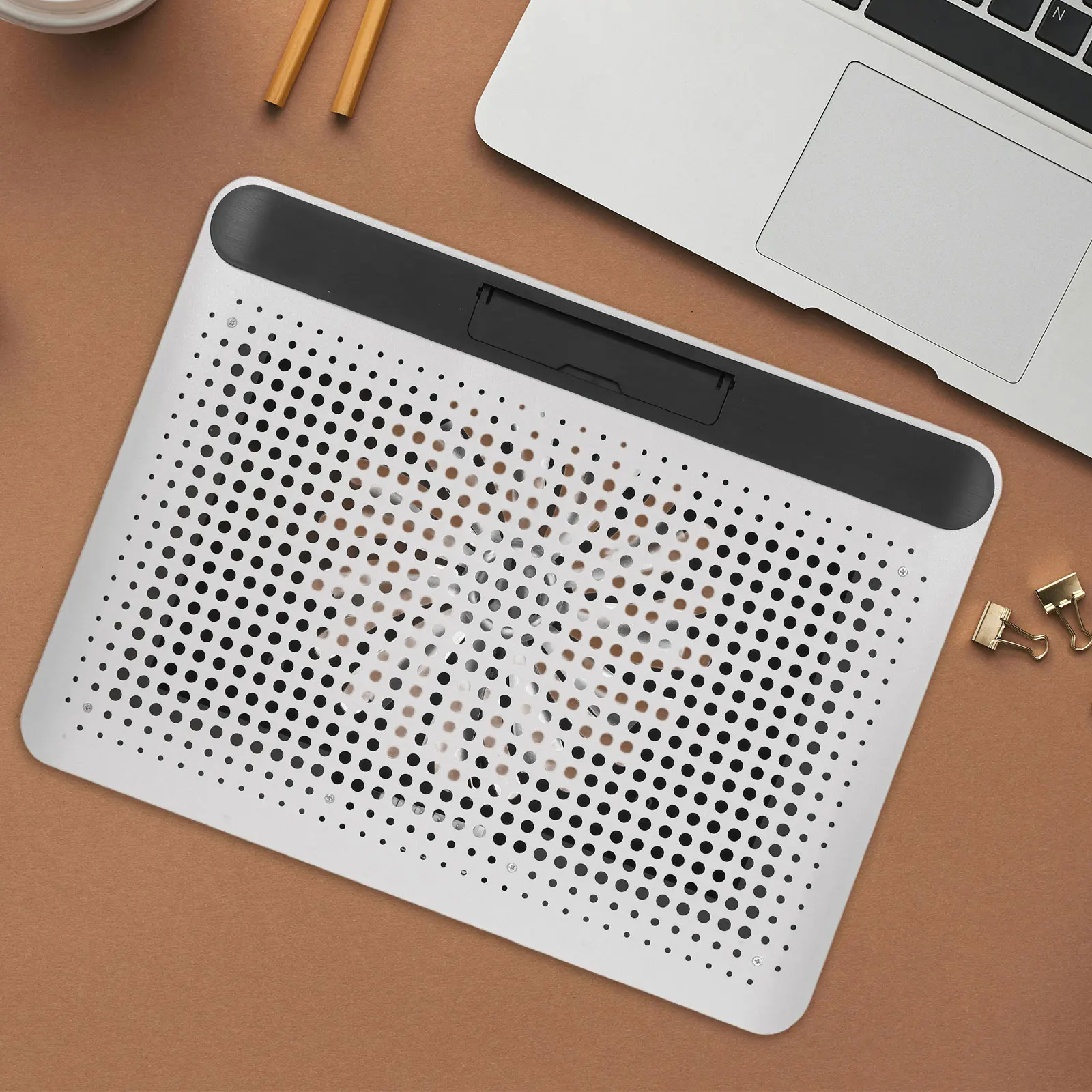 

Laptop Cooling Pad 18 Inch Aluminum Alloy Thin Cooler Notebook Silent Dual Usb Adjustable Stand Skid Resistance Baffle