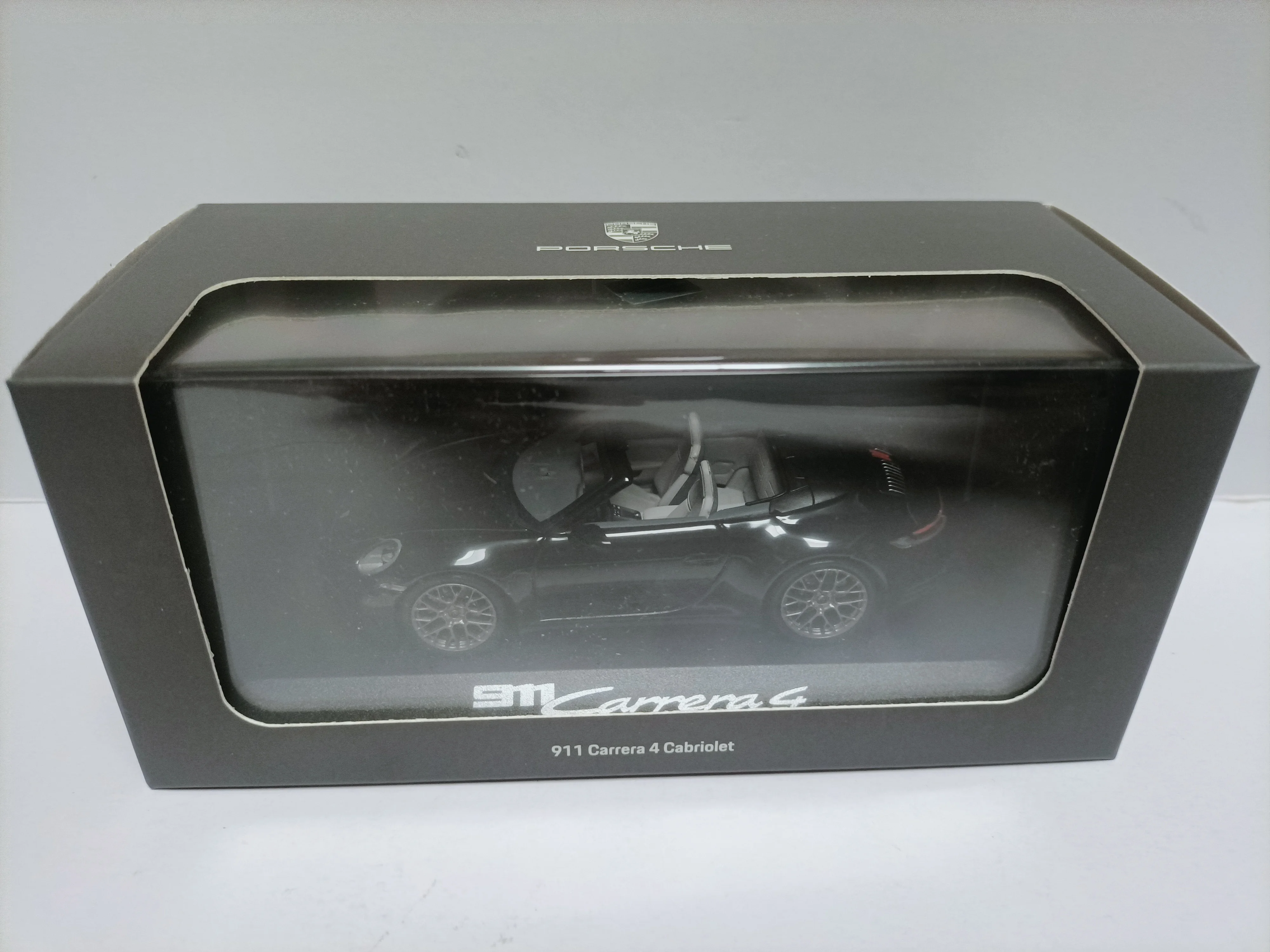 mini-cut-1-43-porsche-roadster-d'origine-modele-porsche-911-carrera-4-noir