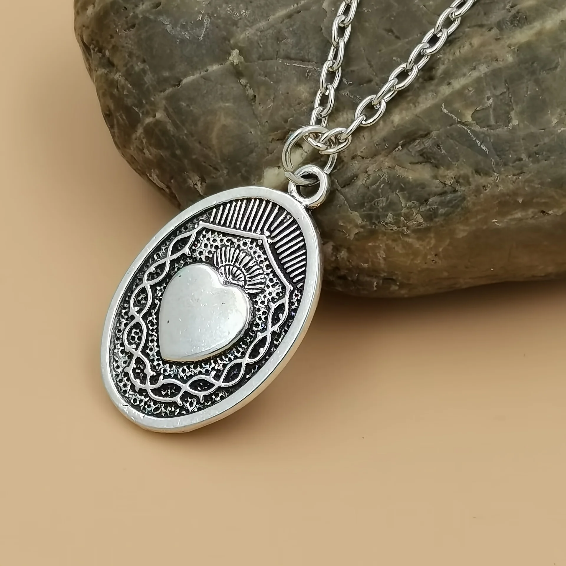 1Pc INFANT OF PRAGUE Pendant Necklace, Men's Women's Amulets, Religious Jewelry A-913d