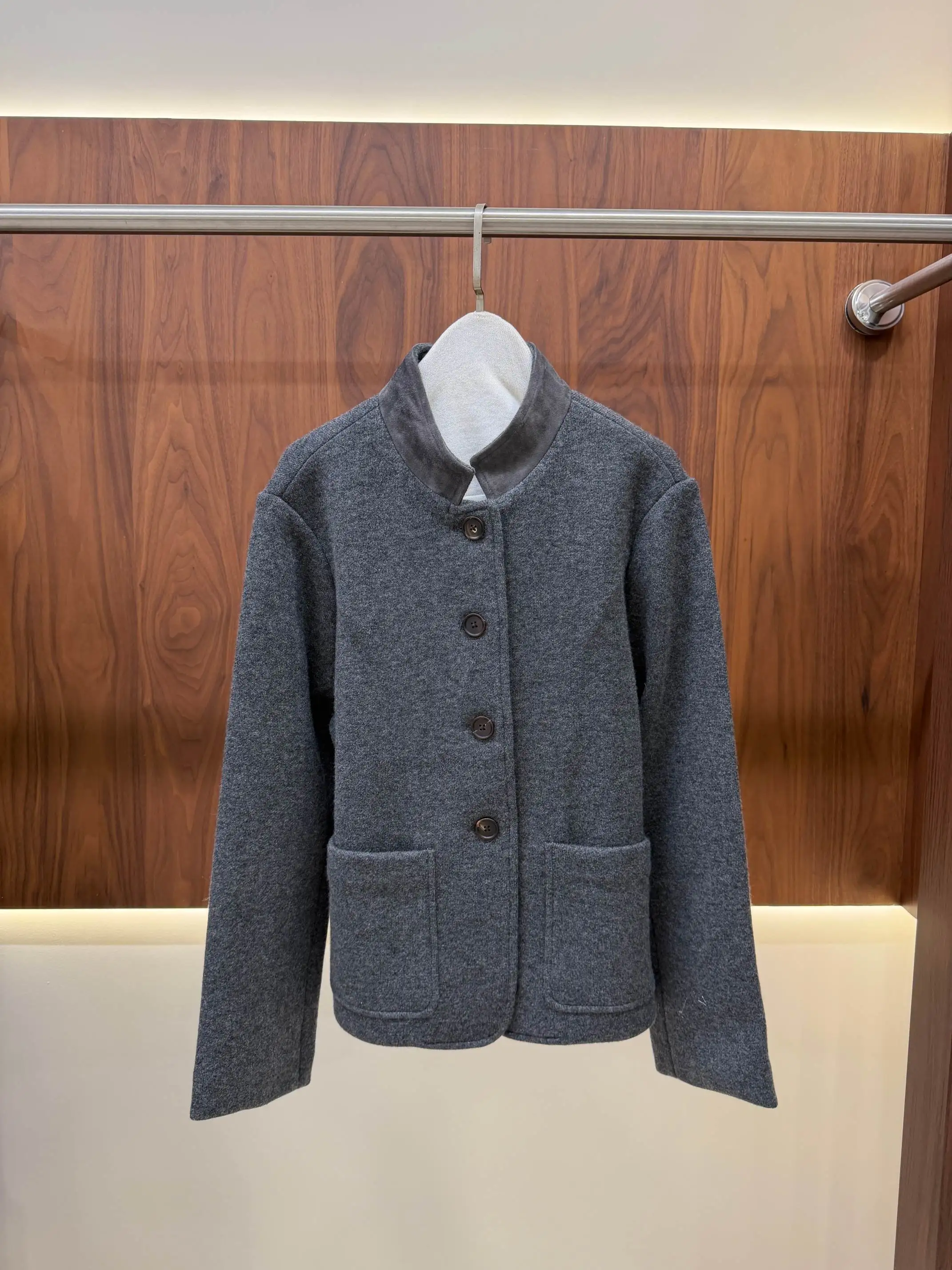 Autumn/Winter Retro Style High-Quality Stand Collar Wool And Cashmere Knitted Cardigan For Women, 2026