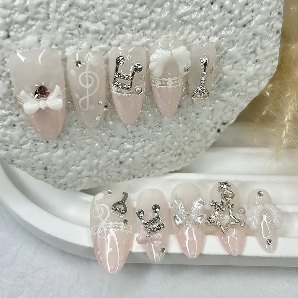 Uñas postizas almendradas con notas musicales, rosa retro, encaje, lunares, moño 3D, estrella, alas, diamantes, vintage 3