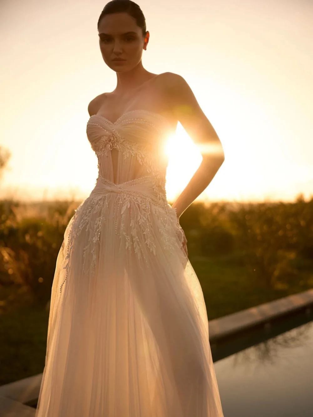 Classic Beaded Appliques Wedding Dress Romantic Sweetheart neck Bridal Gown Customized A-line Floor-length Dresses For Bride