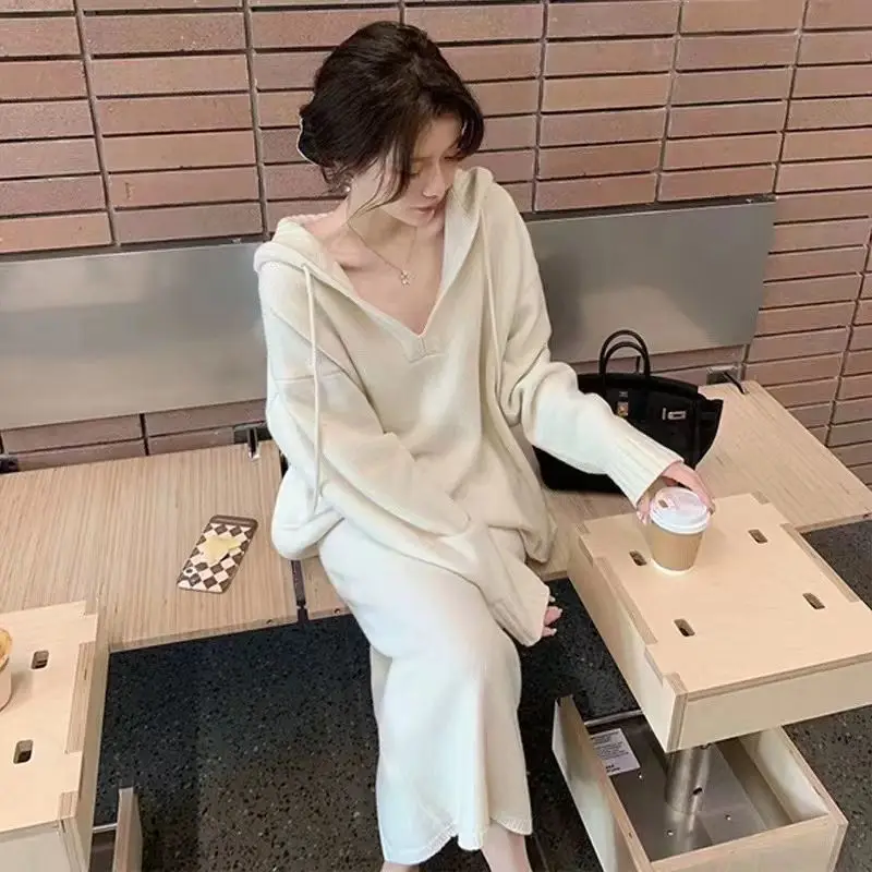 

2025 New Women's 2 Piece Knitted Sweater Suit Winter Fashion Korean Blouses Tops+Skirt Set Casual Elegant Female Hoodies Outfits