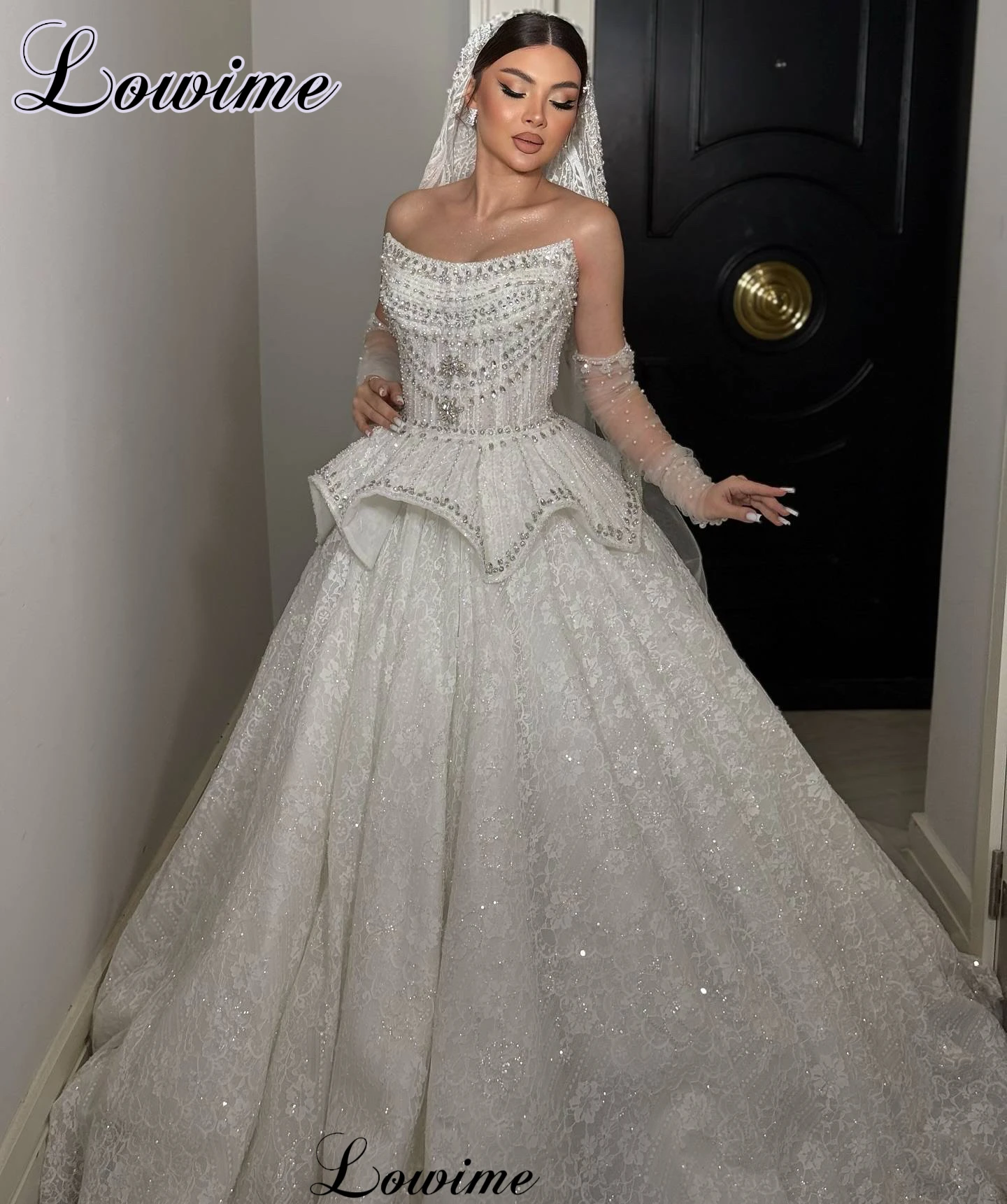 New Popular Lace Wedding Dresses Sleeveless Strapless Brides Dresses Elegant Sexy Chapel Wedding Gowns For Women Customized