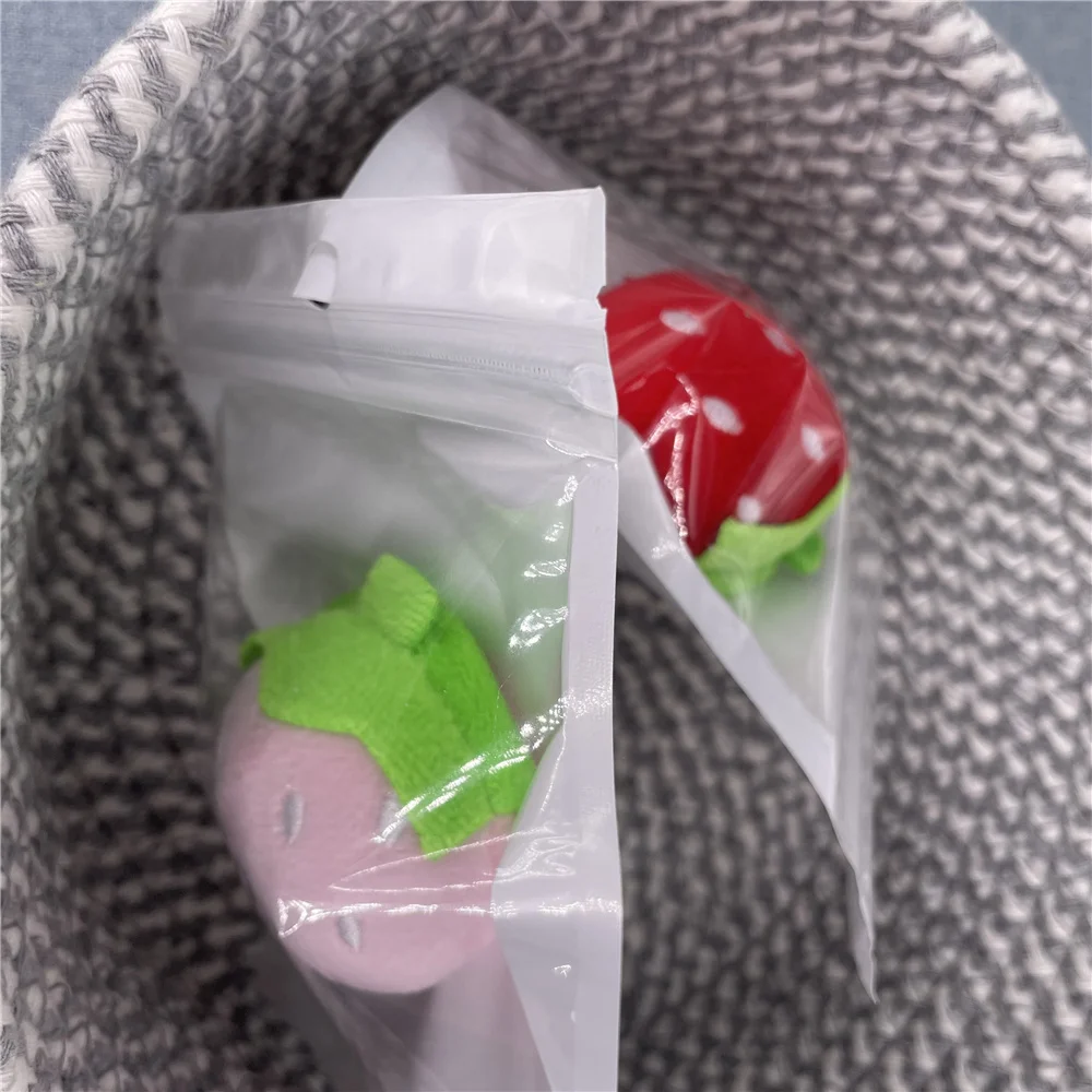 

50 шт. Новые, 2 цвета, маленькие плюшевые игрушки-фрукты в виде клубники, 4 см