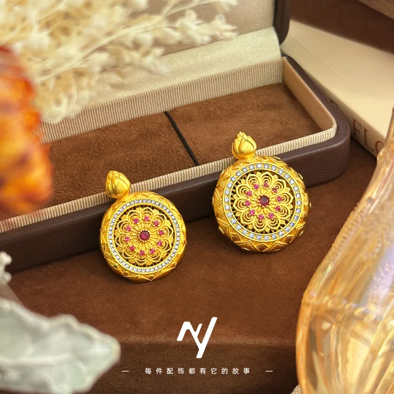 9999 24K Real Gold New Style National Style Design Filigree Point Diamond Rotatable Red Diamond Lotus Compass Pendant for Women
