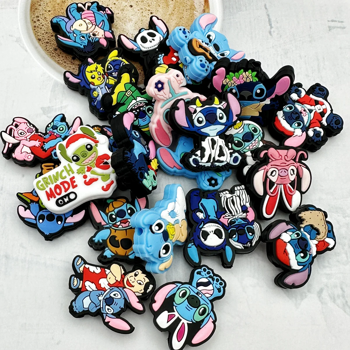 10PCS 디즈니 스티치 실리콘 비즈 만화 캐릭터 아기 DIY 쥬얼리 만들기 젖꼭지 액세서리 도매 크리 에이 티브 선물