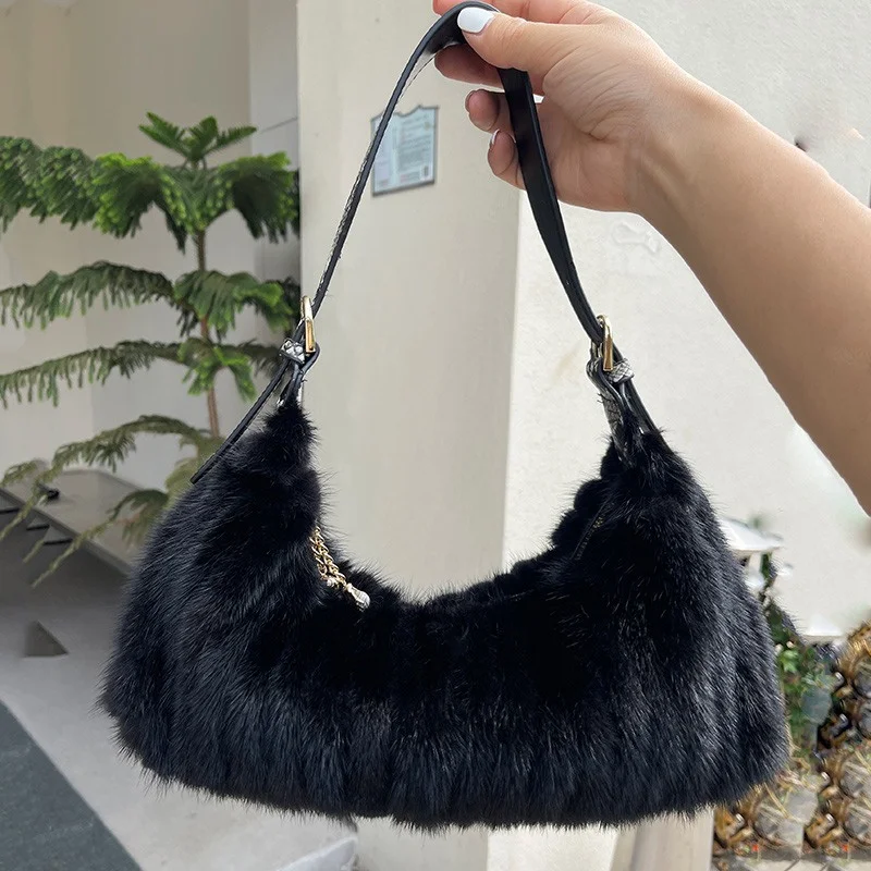 Women's Delicate Casual Fur Shoulder Bag Luxury Mink Fur Patchwork Craft Handbag High Quality Stylish Shoulder Bag