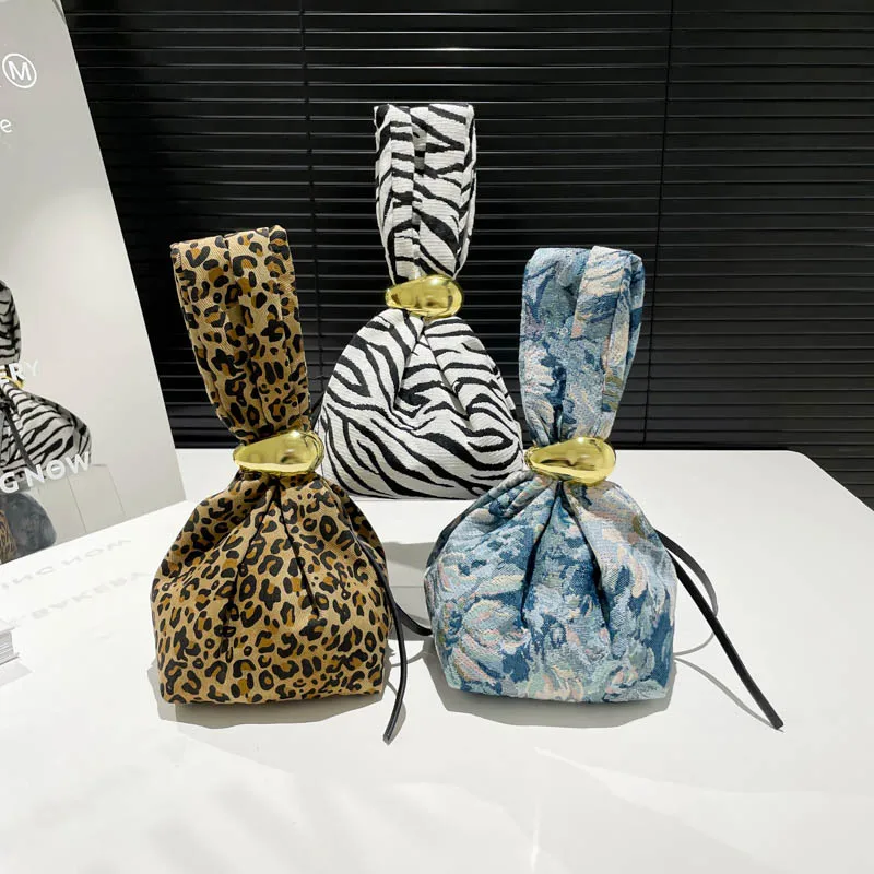 

2026 Spring Summer Leopard Print Clutch Bag Women, Fashion Wristlet Evening Bag for Party Night Out, Trendy Glamorous Purse