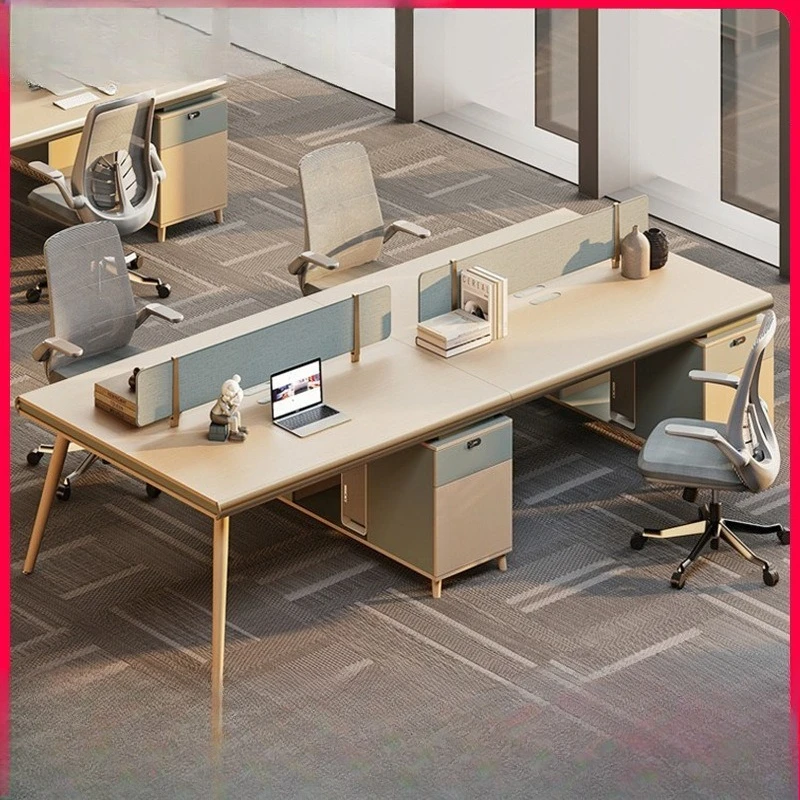 

Комплект офисной мебели: стол и стулья для четырех человек, простой и современный дизайн.