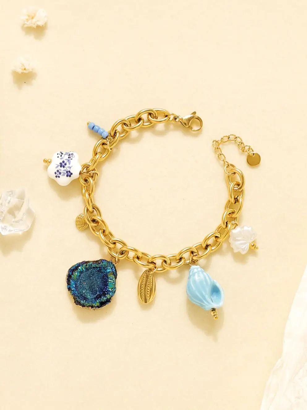 

Light luxury style conch blue and white porcelain crystal acrylic pendant bracelet for women rice beads gold waterproof jewelry