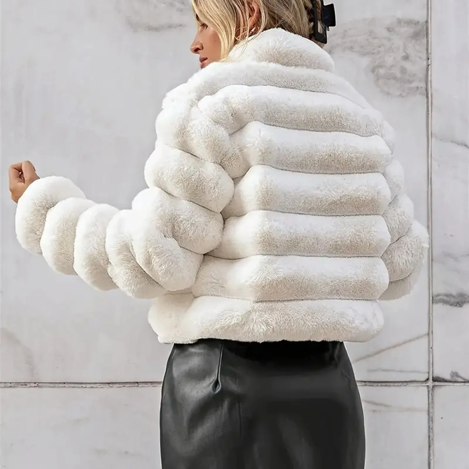 Women\'S Plus-Size Solid Color Imitation Fur Fleece Coat Short Long-Sleeved Zipper Hooded Coat Winter Casual Warm Fashion Coat