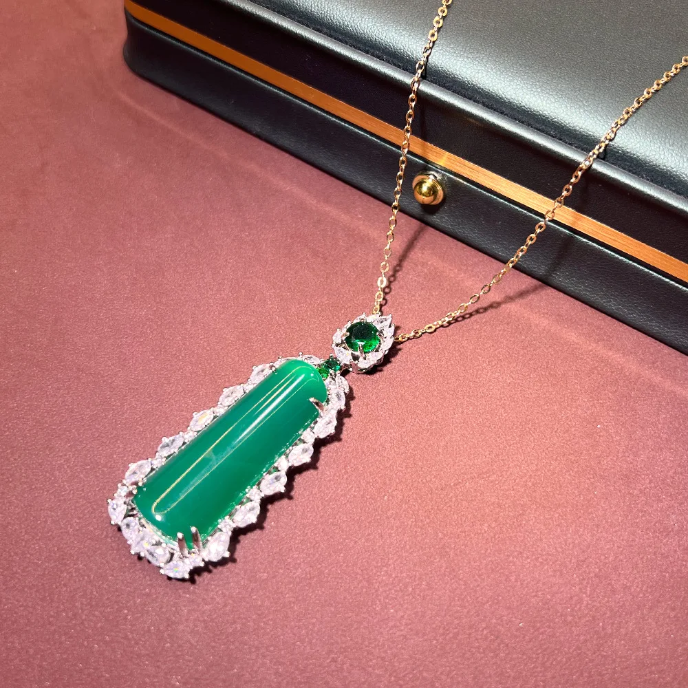 New Chinese jadeite green chalcedony pendant, retro copper-plated real gold with diamonds, court style colored jade, national st