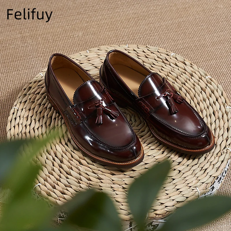 

Новые мужские лоферы на плоской подошве, мужская повседневная обувь из натуральной кожи с кисточками, коричневые удобные дышащие деловые модельные туфли с бахромой