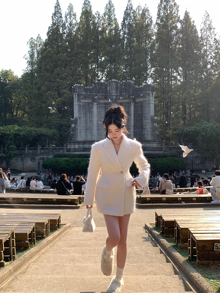 

Agu One 2024, новинка зимнего белого цвета Salt Series Ele ort, шерстяное пальто, костюм с застежкой на талии, воротник на одной пуговице, длинное женское пальто...