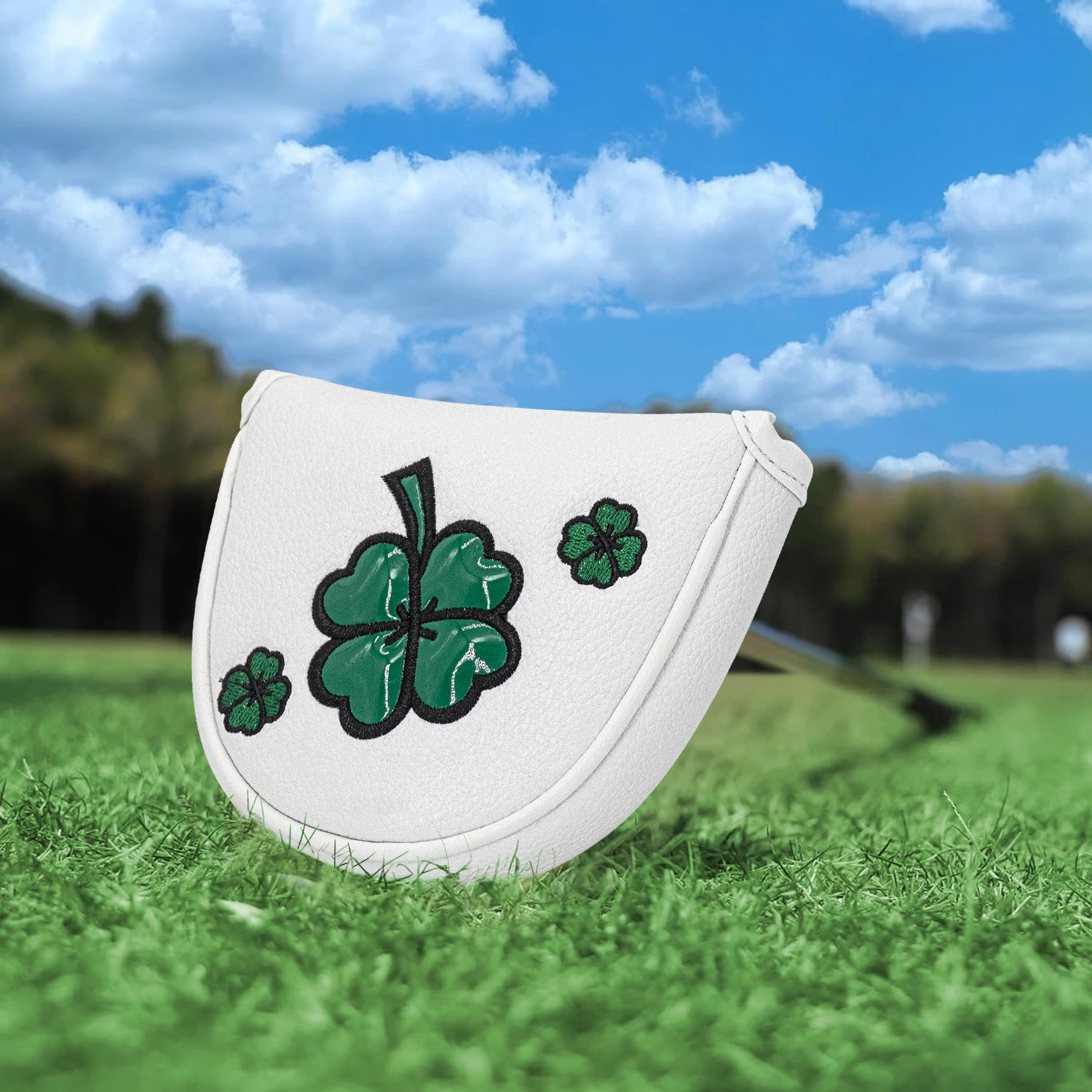 قطعة واحدة من الغطاء الواقي للجولف، غطاء وضع الجولف، تصميم تطريز البرسيم، أنيق ومتين، إغلاق مغناطيسي