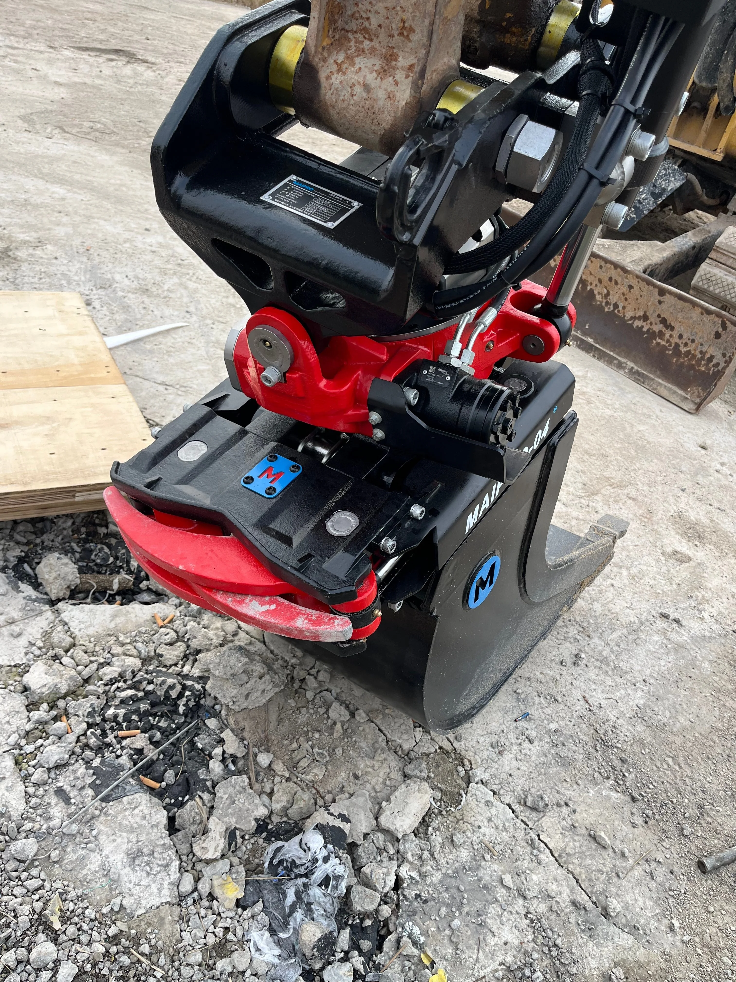 360 Rotation 45 Tilt Tiltrotator For Compact Excavator Backhoe Loader Trenching Demolition
