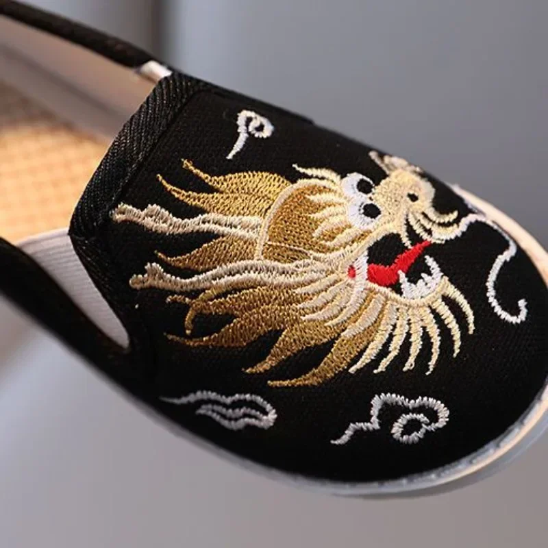 Fashionable Dragon Embroidered Cotton Shoes for Children Boys Chinese Martial Arts Kung Fu Tai Chi Kleding Performance Shoes