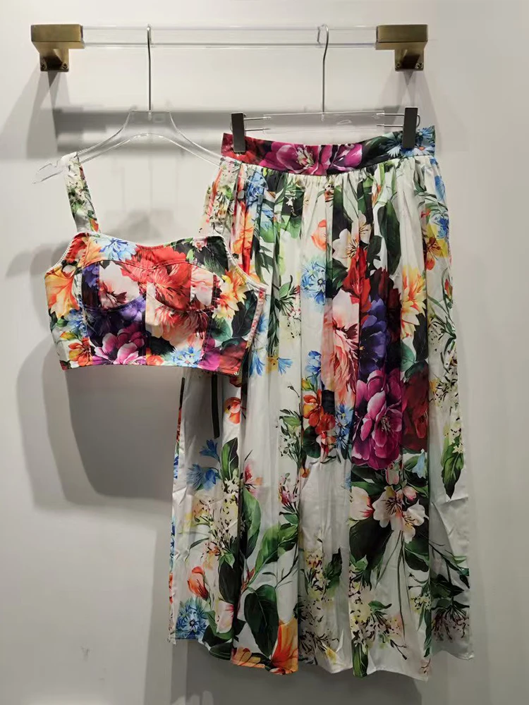 

2025 Summer Women's Retro printed sexy strapless halter Two-piece Set + High-waisted pleated loose skirt Fashion set