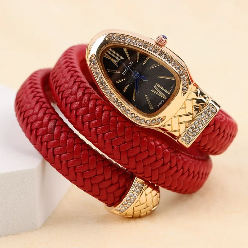 Ladies' watches, gold snap-shaped diamond-encrusted leather strap bracelets, fashionable and elegant luxury quartz watches