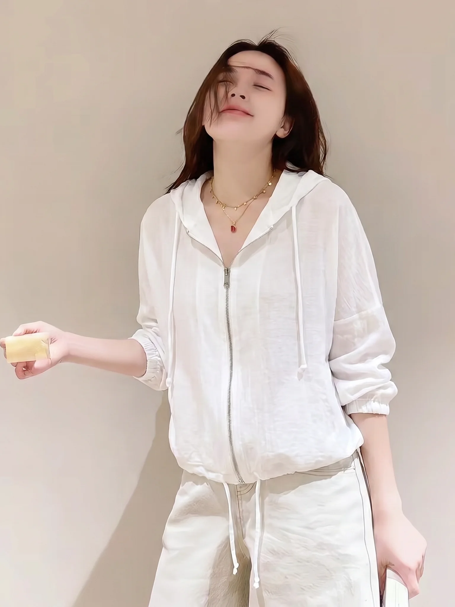 

Lightweight Breathable Hooded Sun Protection Zipper Design Cardigan Jacket Summer 2026 Women's Fashion Short Outerwear