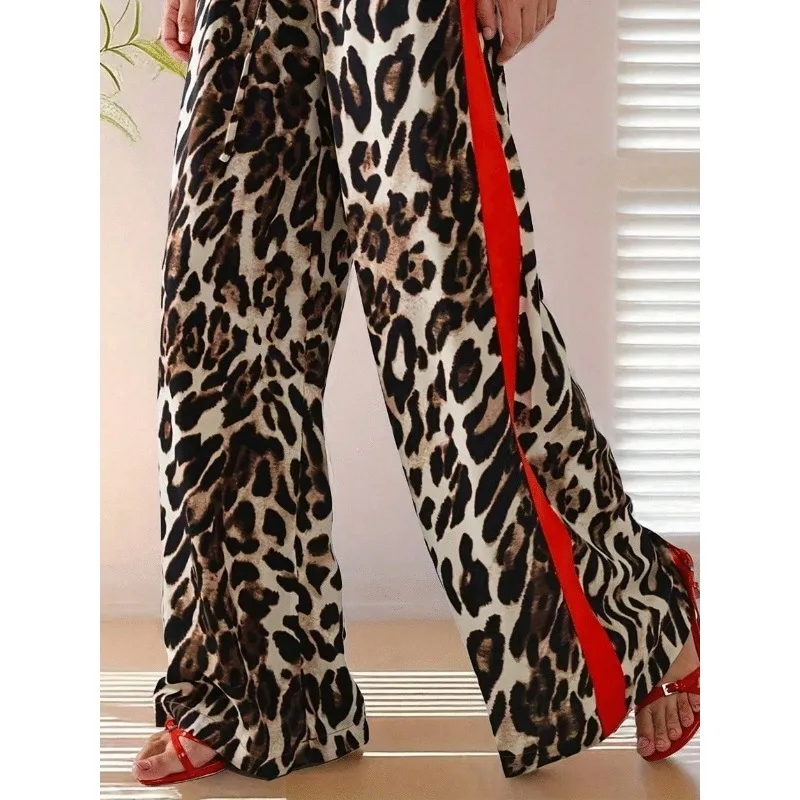 ขนาดบวกใหม่ของผู้หญิงขายาวตรงเสือดาวพิมพ์ด้านข้างกางเกงลายแนวนอน