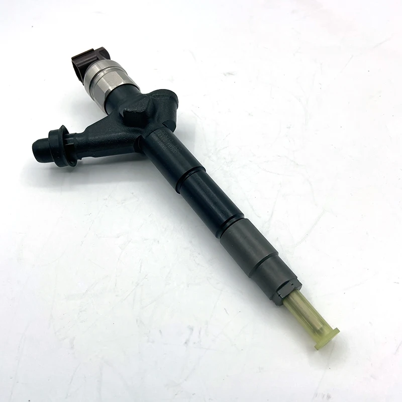 Genuine New Common Rail Diesel Fuel Injector Nozzle 095000-6250 16600 EB70D  For Nissan Car 16600EC00 16600EC00A