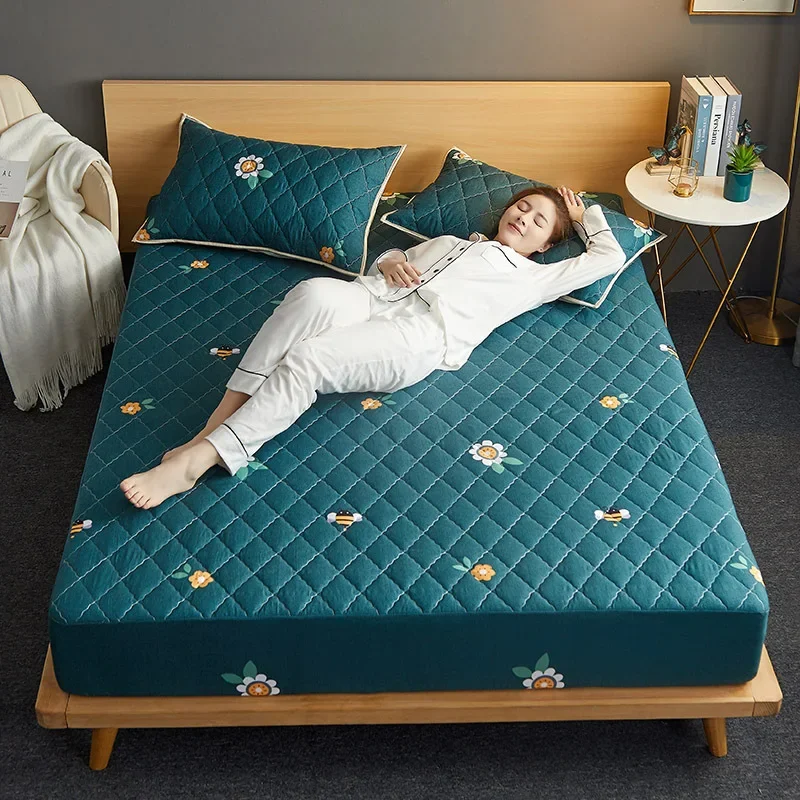 Class A antibacterial padded waterproof mattress urine-proof mattress non-slip cover mattress protective cover