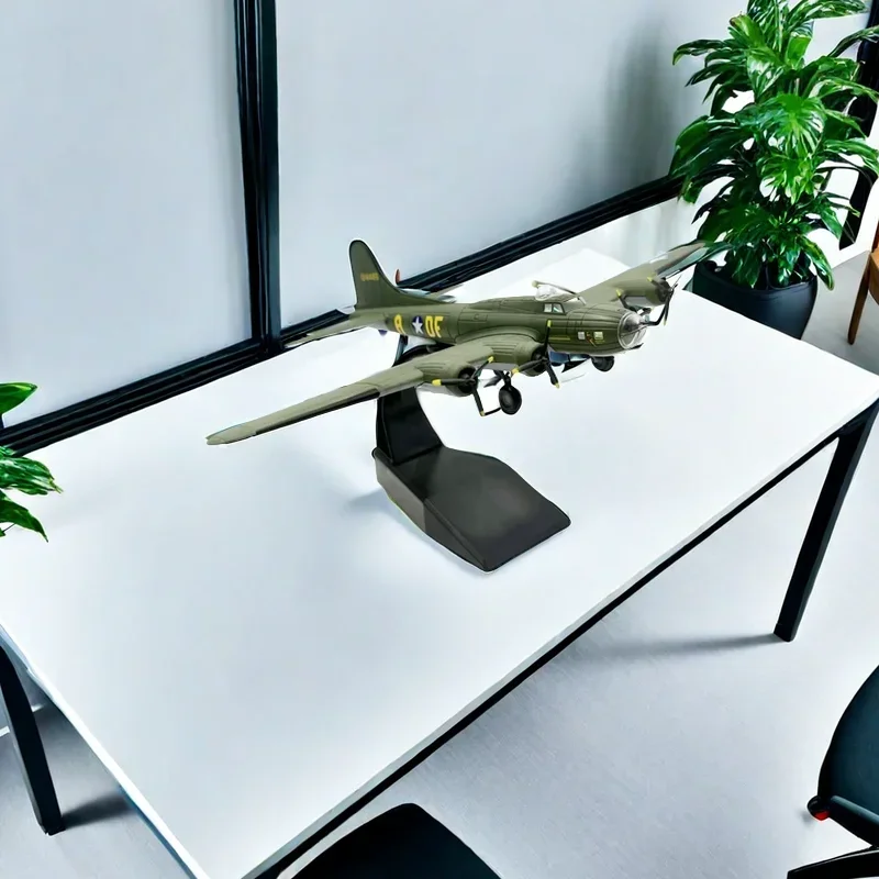 2024 New Hot Sale Diecast Metal Alloy 1/144 Scale Classic Bomber Plane B17 Aircraft Airplane B-17 Model Toy for Collection