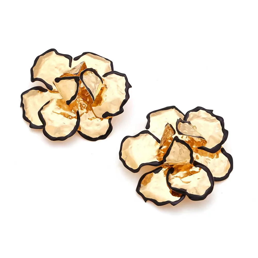 Z Retro Luxury Metal Texture Gold Color Earrings jewelry