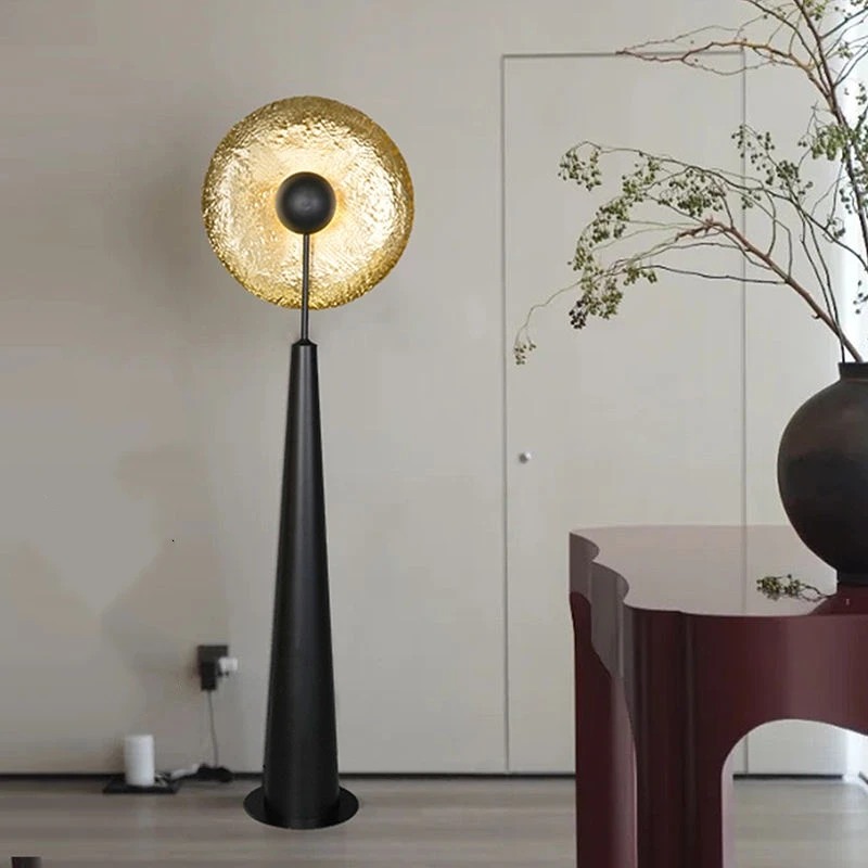 Medieval style floor lamp, light luxury high-end ambient lamp, suitable for living room sofa side