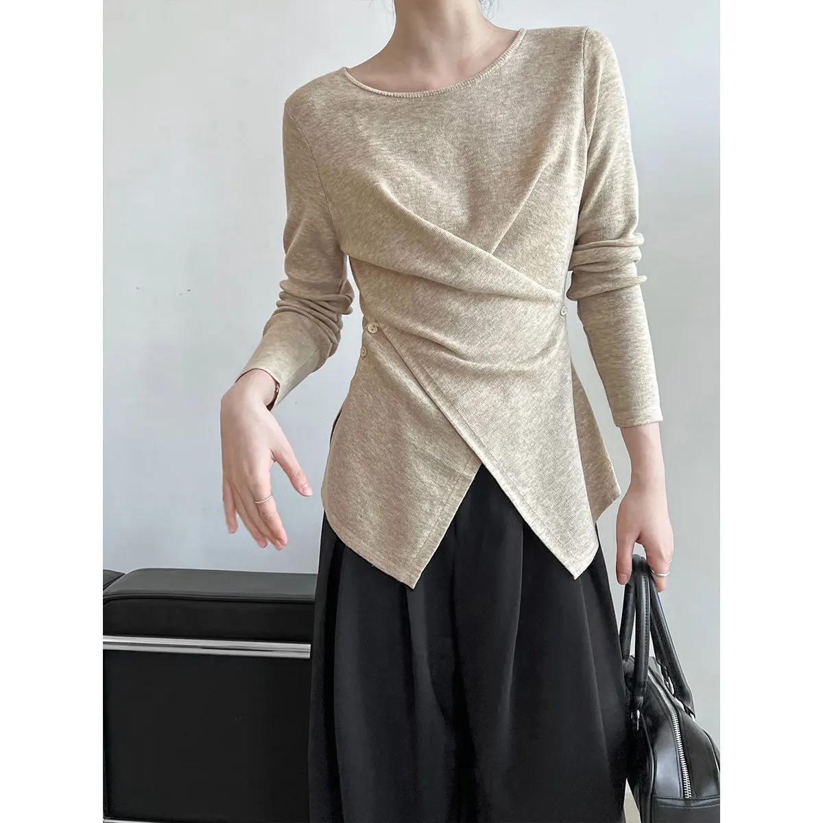 

Korean Outfits: Pre-autumn Tops, Irregular Hems, Cross-waisted Knitted Sweaters, Women's Sweaters