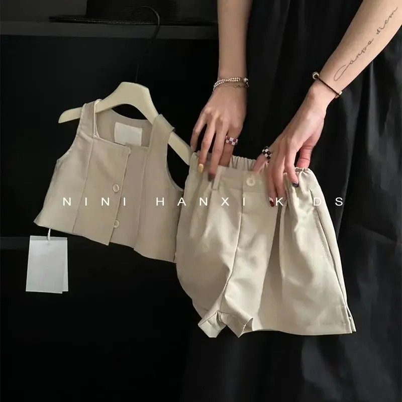 

Girls' Clothing Set Summer New Fashionable Children's Solid Color Retro Casual Simple Style Tank Top Shorts 2PCS