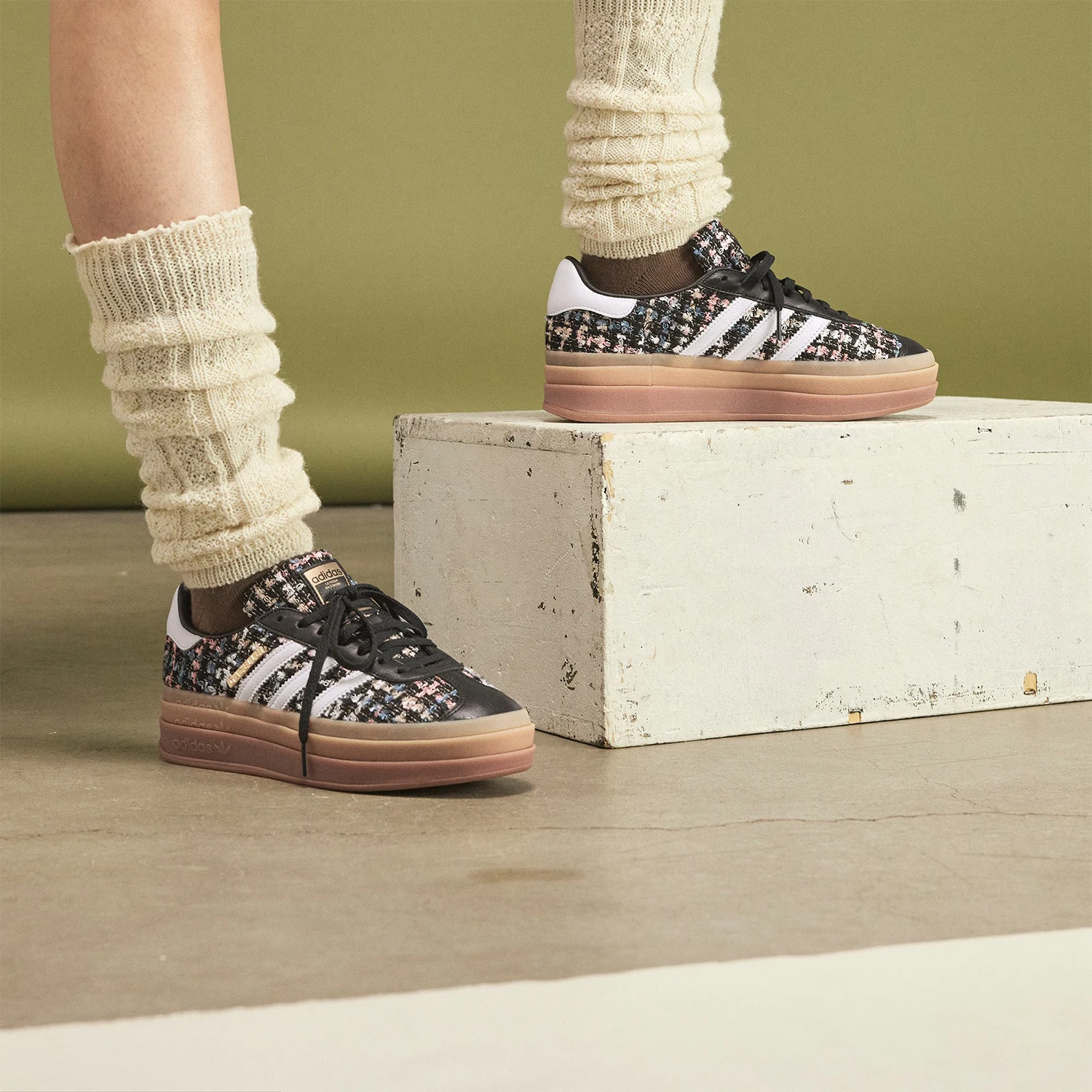 

Adidas Originals Women's Classic Durable Platform Fashion Sneakers JP5672