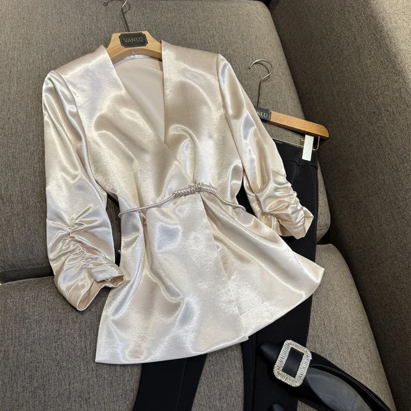A New Summer Fashion and Stylish Top with Lace-up Cinched Waist V-neck Pleated Three-quarter Cufflinks Satin Acetate Suit Women