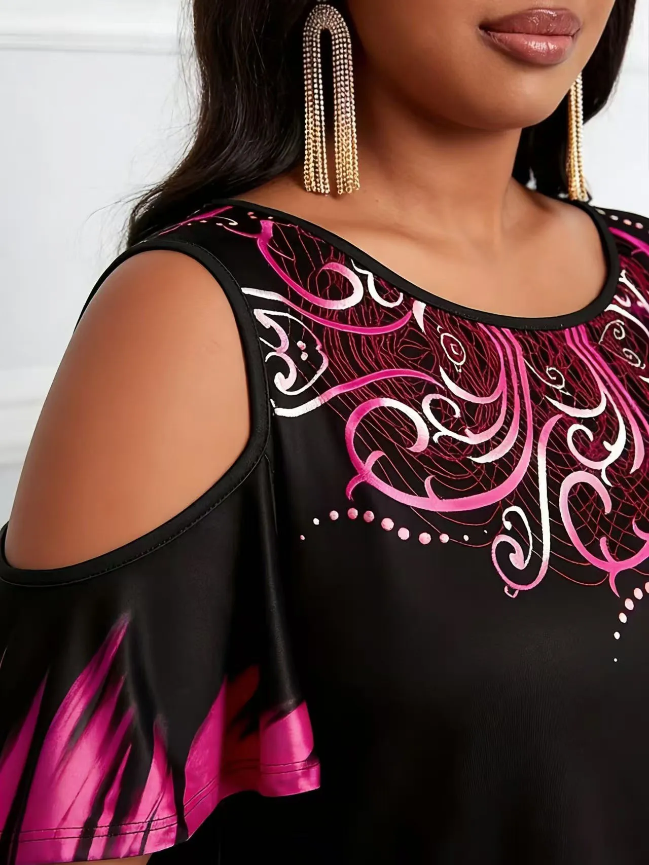 Plus Size Women's Gradient Print Off-Shoulder T-Shirt - Casual Short Sleeve with Paisley Detail, Stretchy Polyester Blend, Machine Washable - Plus Size T-Shirt